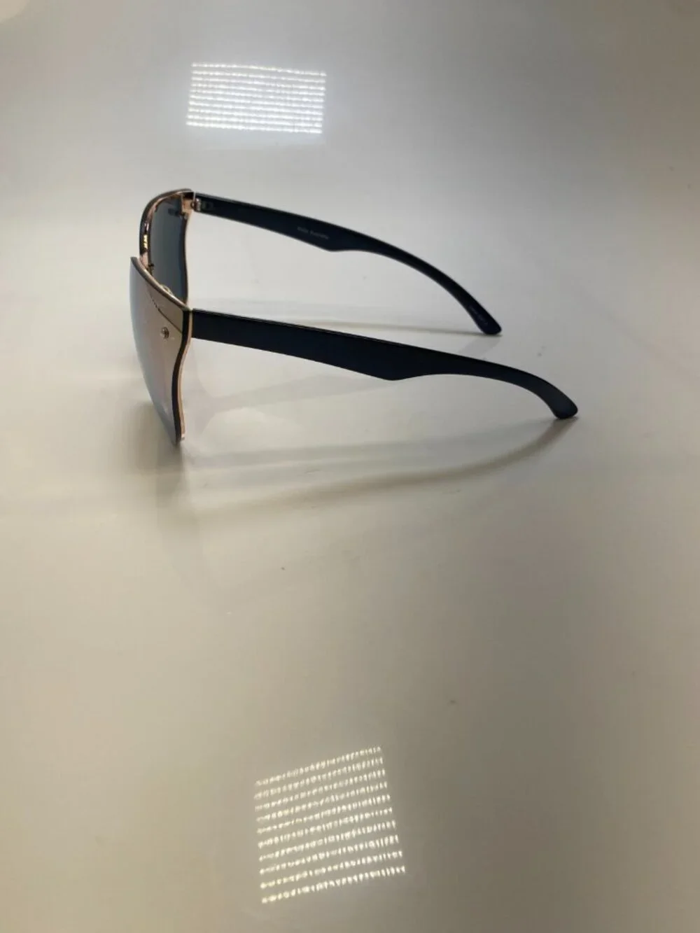 Q/A Quay Australia  Higher Love Mirror Lens Rimeless Rose Gold Sunglasses